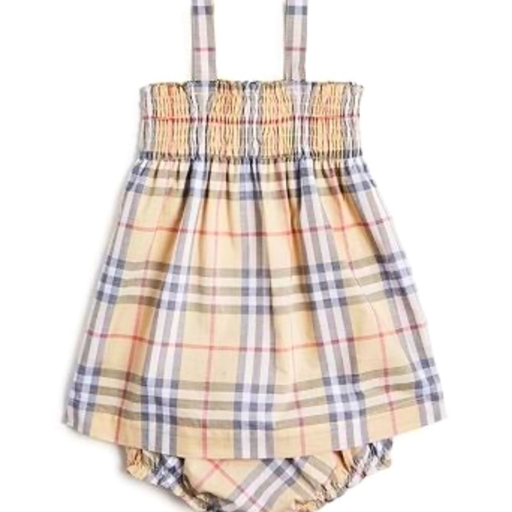 Burberry baby outfit